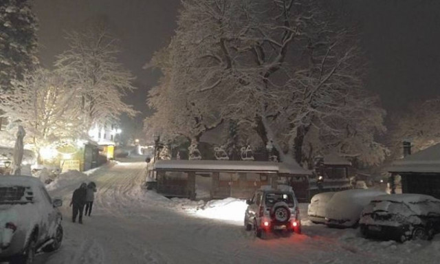Καιρός - «Θάφτηκε» στο χιόνι η ορεινή Ήπειρος - Προβλήματα στο οδικό δίκτυο