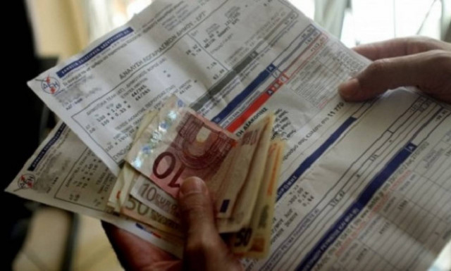 ΠΡΟΣΟΧΗ: Πώς να πληρώνετε τους λογαριασμούς της ΔΕΗ για να κατοχυρώσετε το αφορολόγητο