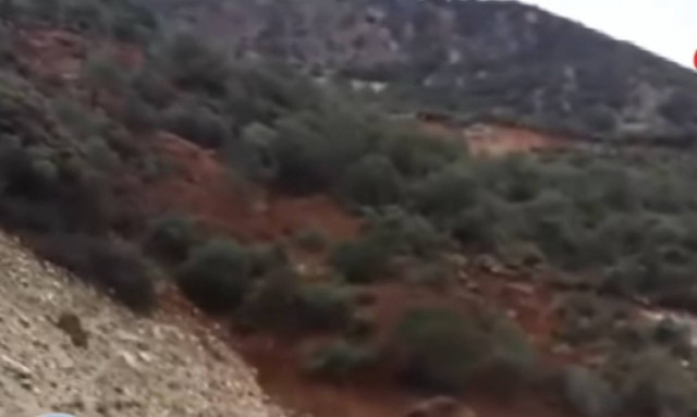 Σοκαριστικό βίντεο με κατολίσθηση στην Αχαΐα: Αποκλείστηκε χωριό