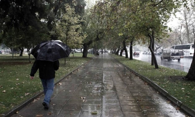 Καιρός ΕΜΥ: Βροχές, καταιγίδες και χιόνια αύριο, Δευτέρα - Αναλυτική πρόγνωση