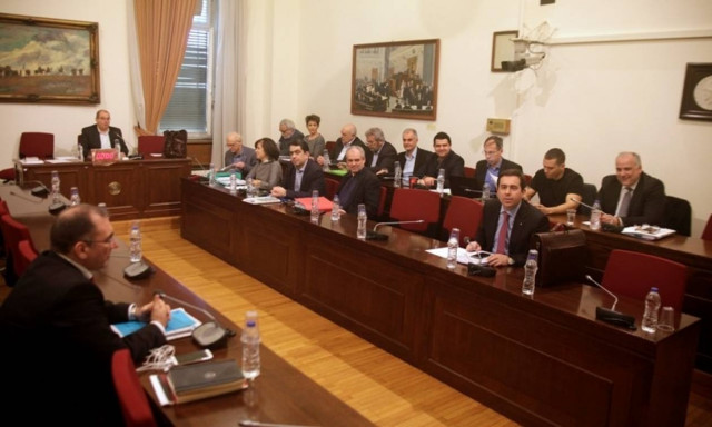 Πόρισμα ΝΔ για τα θαλασσοδάνεια: Το τρίγωνο της διαπλοκής είναι του ΣΥΡΙΖΑ