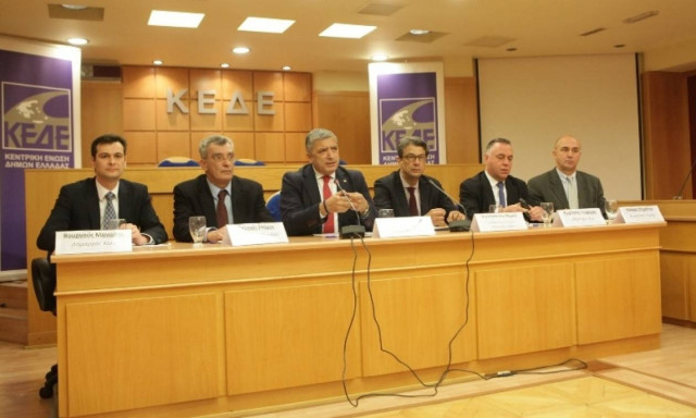 Κραυγή αγωνίας από δημάρχους του Αιγαίου: Αποσυμφορήστε τα νησιά μας