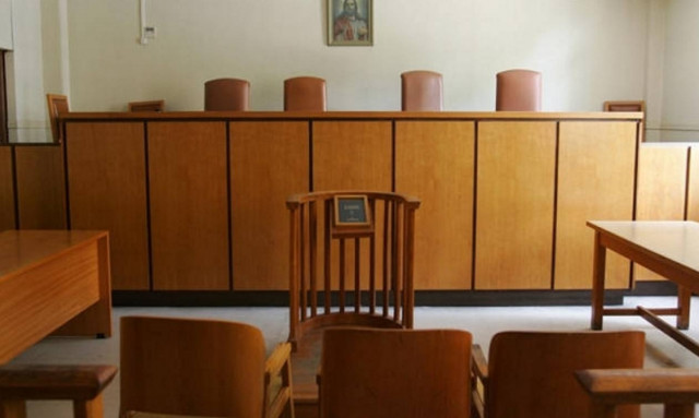 Aναστολή του «αναβολόσημου» ζητούν οι δικηγόροι