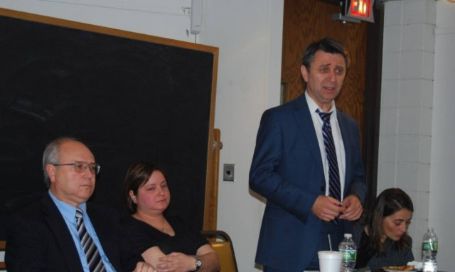 Μήνυση στην Ομοσπονδία Ελληνοαμερικανικών Σωματείων Ν. Αγγλίας, από τη μητέρα Μυρτούς (Πάρος)