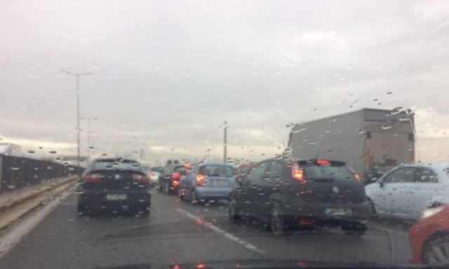 Κίνηση ΤΩΡΑ στους δρόμους της Αθήνας – Πού παρατηρείται κυκλοφοριακό «έμφραγμα»