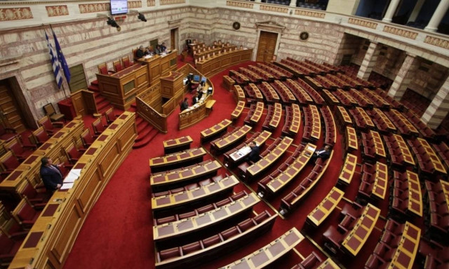 Άρση ασυλίας των βουλευτών της Χρυσής Αυγής Παππά και Μπαρμπαρούση