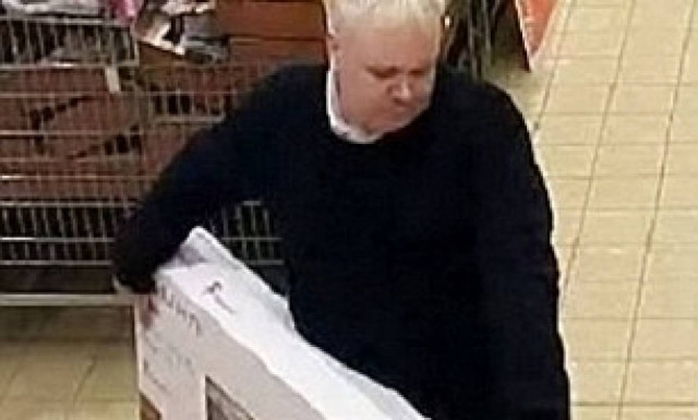 Επική κλοπή: Πήρε τηλεόραση από το ράφι την πήγε στο ταμείο και ζήτησε πίσω τα... «λεφτά» του!