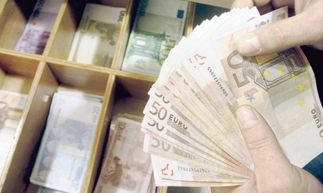 Μειωμένες οι καταθέσεις το Δεκέμβριο