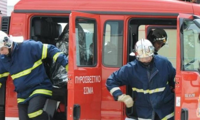 Φωτιά σε διαμέρισμα στο κέντρο της Λάρισας – Στιγμές αγωνίας για νεαρό