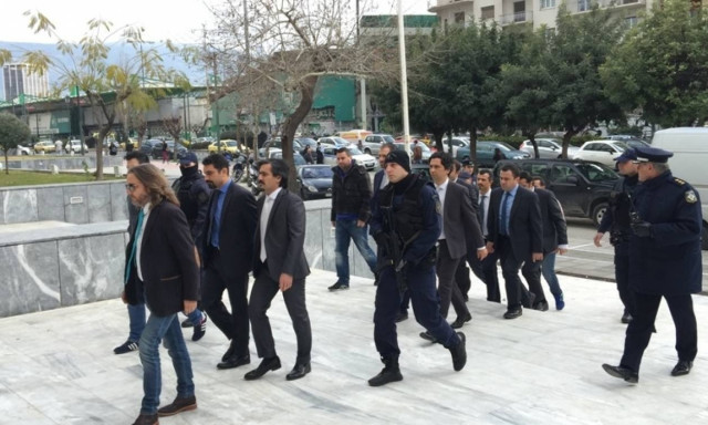 Eight Turkish military servicemen to remain in custody, Greek police say