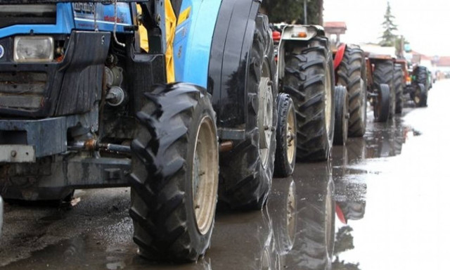 Μπλόκα αγροτών 2017: Κλειστή παραμένει η Εθνική Αθηνών - Θεσσαλονίκης