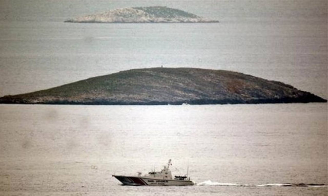 Προκαλεί η Hurriyet: Αντί για «βόλτες» στα Ίμια, στείλτε πρόσφυγες στην Ελλάδα