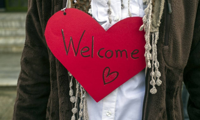 Λάρισα: Θερμό καλωσόρισμα για τα προσφυγόπουλα στο 26ο δημοτικό σχολείο (photos)