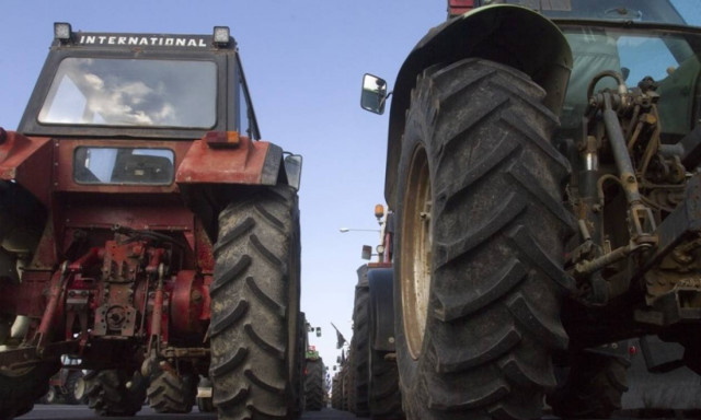 Μπλόκα αγροτών 2017: Έκλεισε η Εθνική Οδός Πατρών - Πύργου