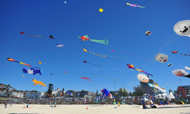 Απόκριες 2017: Δείτε πότε «πέφτουν» Καθαρά Δευτέρα και Τσικνοπέμπτη