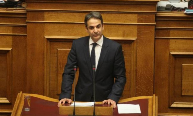 Ολομέτωπη επίθεση Μητσοτάκη κατά Τσίπρα το βράδυ στη Βουλή - Στα ύψη το πολιτικό θερμόμετρο