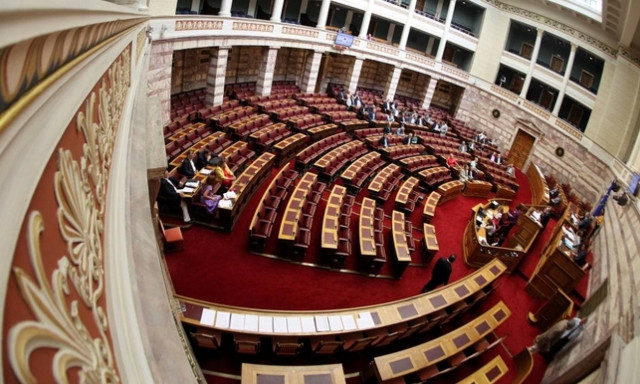 Βουλή: «Μάχη» αρχηγών στη συζήτηση του πορίσματος για τα θαλασσοδάνεια
