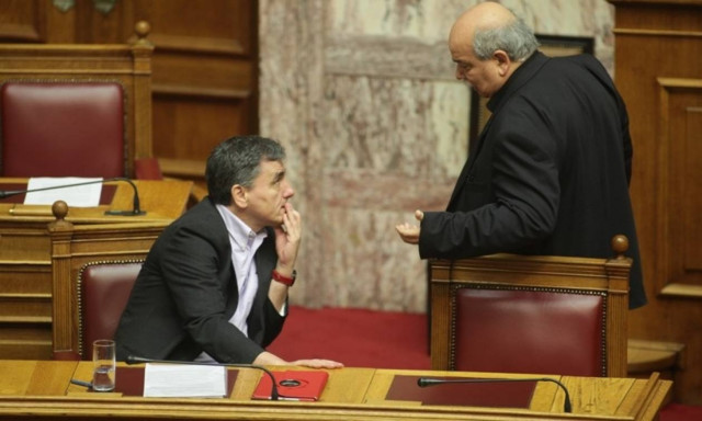 Βγήκαν τα «μαχαίρια» στην κυβέρνηση - Αιχμές Βούτση κατά Τσακαλώτου