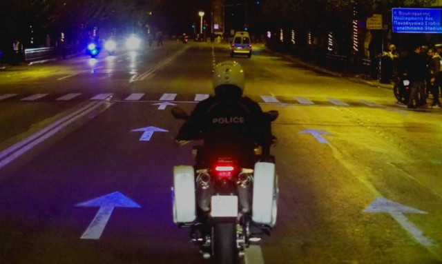 «Ποντικοί» στην Ελευσίνα - Πώς άδειασαν κοσμηματοπωλείο