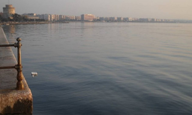 Φρίκη στην πλατεία Αριστοτέλους: Εντοπίστηκε πτώμα γυναίκας