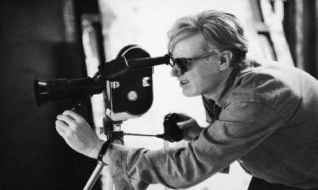 Δώδεκα ώρες με τον Andy Warhol στη Στέγη