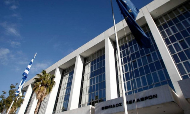 Απόφαση «βόμβα» του Αρείου Πάγου: Παράνομες οι μειώσεις στους μισθούς των ΔΕΚΟ!