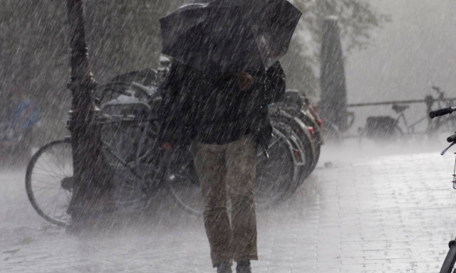 Καιρός Αθήνα - Θεσσαλονίκη: Έκτακτο δελτίο επιδείνωσης - Πού θα «χτυπήσουν» έντονα φαινόμενα