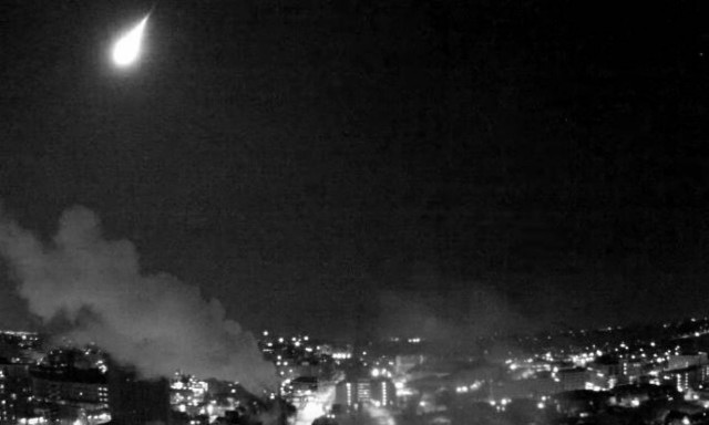 «Φωτιά από ψηλά»: Πανικός στις ΗΠΑ από την πτώση τεράστιου μετεωρίτη (Vids)