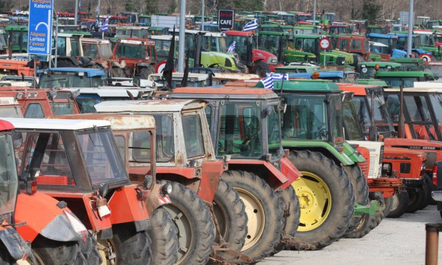 Μπλόκα αγροτών: Διπλό μπλόκο στην Αχαΐα - Ποιοι δρόμοι είναι κλειστοί