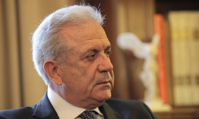 Αβραμόπουλος: Σημαντική πρόοδος στην μετεγκατάσταση προσφύγων