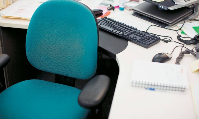 Απίστευτη πρόκληση: Δίνουν αναδρομικά 2 ετών σε εκπαιδευτικούς αποσπασμένους σε βουλευτικά γραφεία