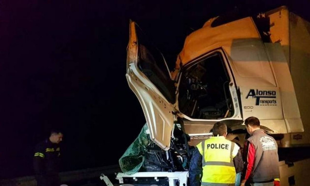 Φρικτό τροχαίο στην Εθνική Οδό Αθηνών - Λαμίας (pics+vid)