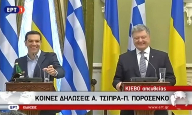 Γέλιο μέχρι δακρύων: Ο Τσίπρας άφησε σύξυλο τον Ποροσένκο επειδή... δίψασε! (vid)
