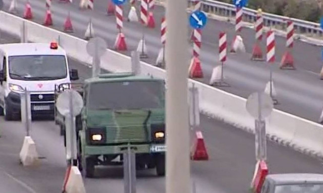 Βόμβα στο Κορδελιό: Σε εξέλιξη η μεταφορά της - Κρίσιμα τα επόμενα λεπτά