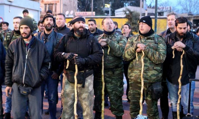 Αναχωρούν απόψε για την Αθήνα οι αγρότες από το μπλόκο των Πραιτωρίων