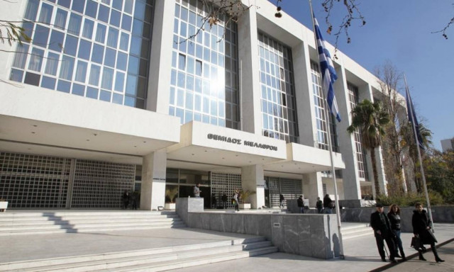 Στην εισαγγελία η μηνυτήρια αναφορά Βαξεβάνη κατά Μητσοτάκη