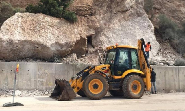 Ανατίναξαν επικίνδυνους βράχους στην επαρχιακή οδό Καλαβρύτων – Πούντας (pics&vid)