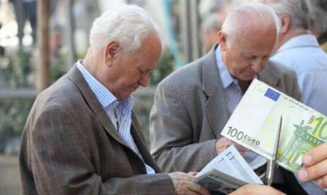 Σοκ - Οι δανειστές τώρα ζητούν εθνική σύνταξη στα 270 ευρώ!