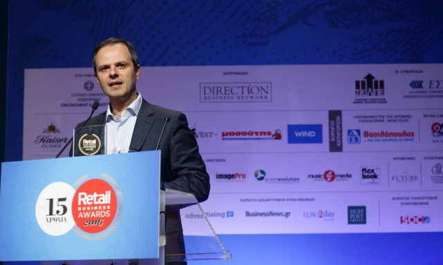 Public: Retailer of the Υear 2016 στα Retail Awards