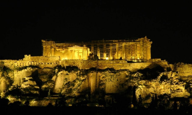 Ομόφωνο «όχι» από τα μέλη του ΚΑΣ για την επίδειξη μόδας στην Ακρόπολη