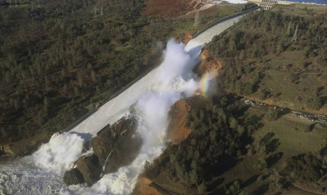 Καλιφόρνια: 30 οικογένειες ομογενών κινδυνεύουν από υπερχείλιση φράγματος