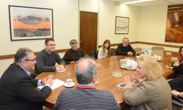 ΕΙΝΑΠ: Κενές 6.000 θέσεις γιατρών στα νοσοκομεία - 17.200 γιατροί έχουν μεταναστεύσει