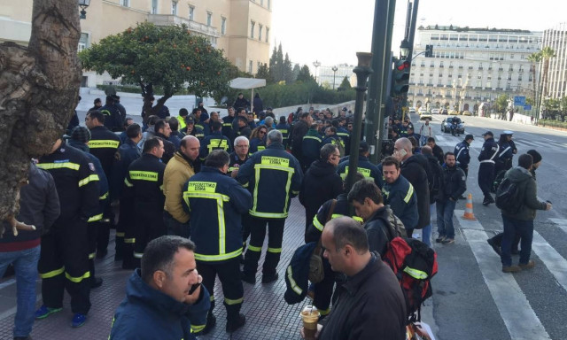 Τροπολογία – ντροπή για τους συμβασιούχους πυροσβέστες  (pics)