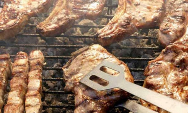 Τσικνοπέμπτη: Έξι κόλπα για να γίνεις ο καλύτερος ψήστης!