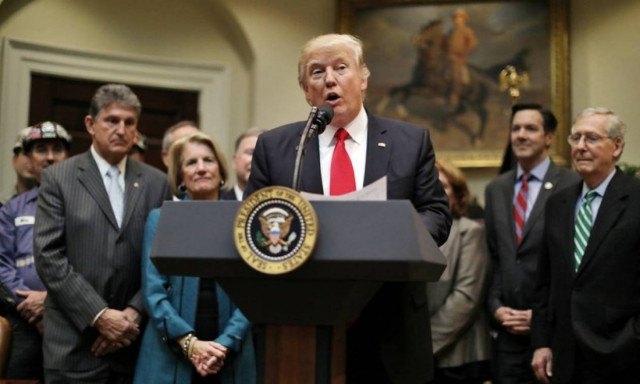 Στην αντεπίθεση περνά ο Τραμπ: «Δεν λέω ασυναρτησίες και δεν παραληρώ»