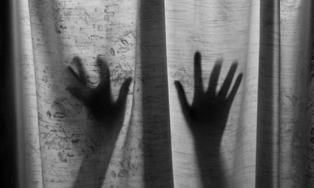 Τρόμος στη Νέα Μανωλάδα: 18χρονος επιχείρησε να βιάσει και να σκοτώσει μητέρα και κόρη