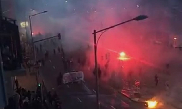 Πήρε «φωτιά» το Παρίσι: Ένταση και επεισόδια μεταξύ διαδηλωτών και αστυνομίας (vids)