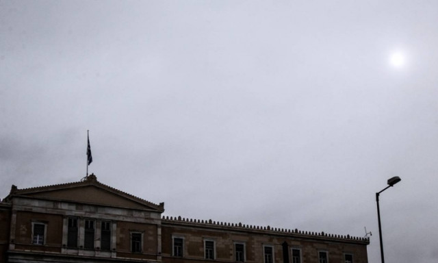 Με βροχές και συννεφιά μάς αποχαιρετά η εβδομάδα