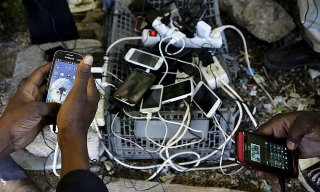 Γερμανία: Οι Αρχές θα παρακολουθούν τα κινητά τηλέφωνα των προσφύγων