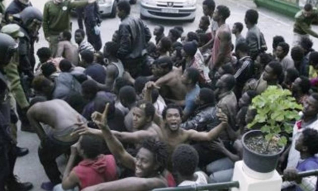 «Ευχαριστώ θεέ μου, είμαι στην Ευρώπη», φώναζαν 300 πρόσφυγες περνώντας τα σύνορα Μαρόκου - Ισπανίας